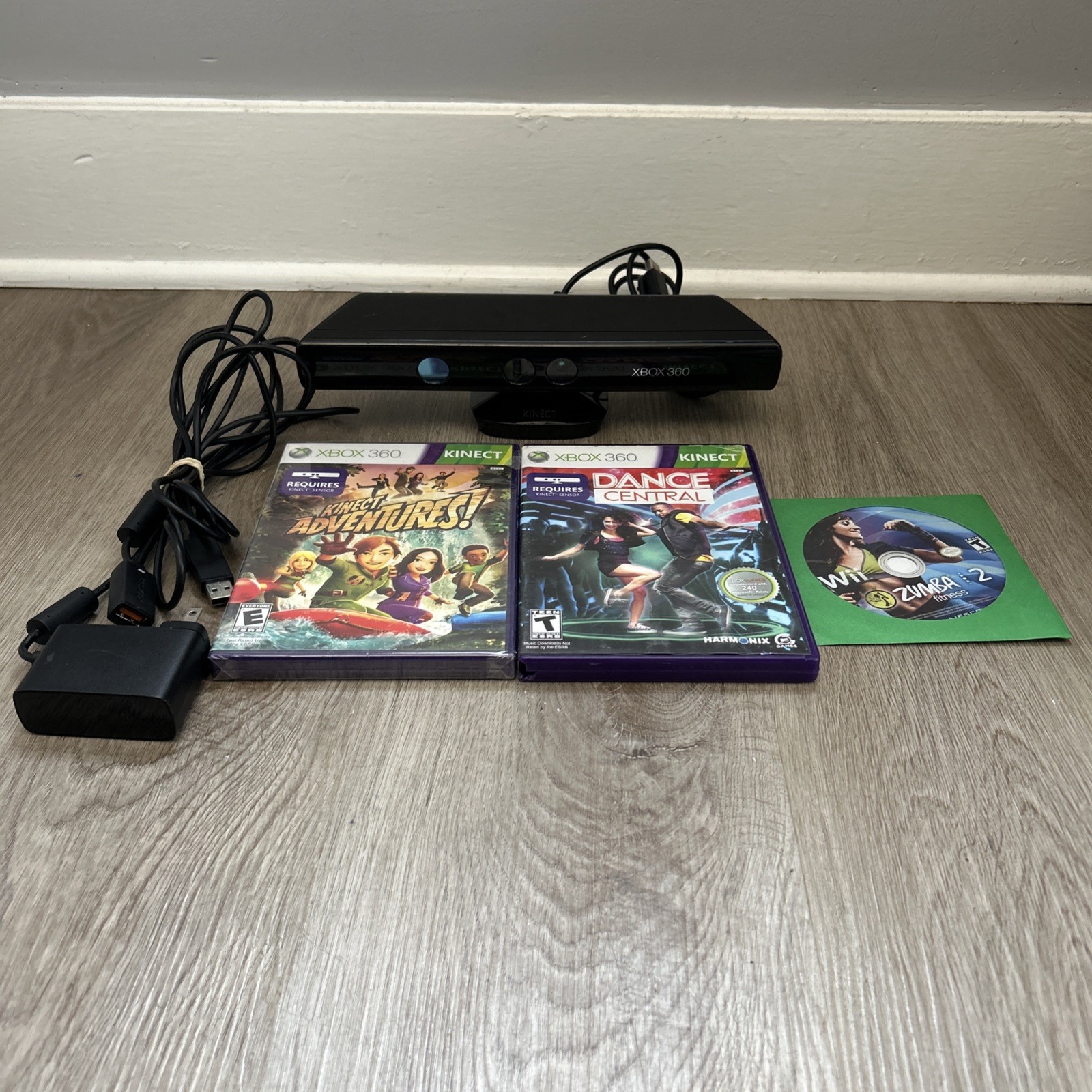 Xbox 360 Kinect Bundle Sensor Bar 1414 with 3 Games & Power Cord Tested Working