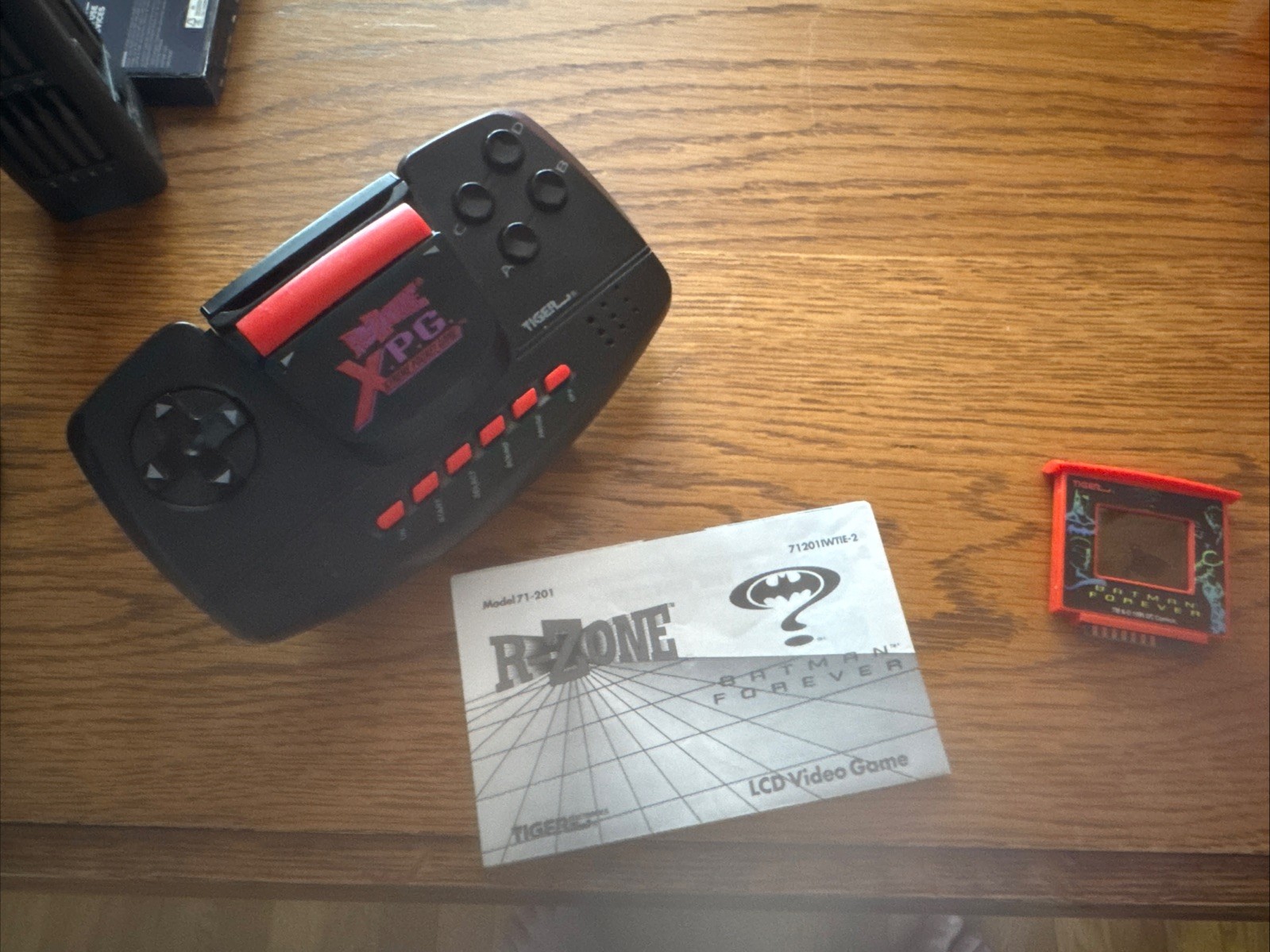 Tiger R-Zone XPG Handheld Console 71-201 W/ Batman Forever Game