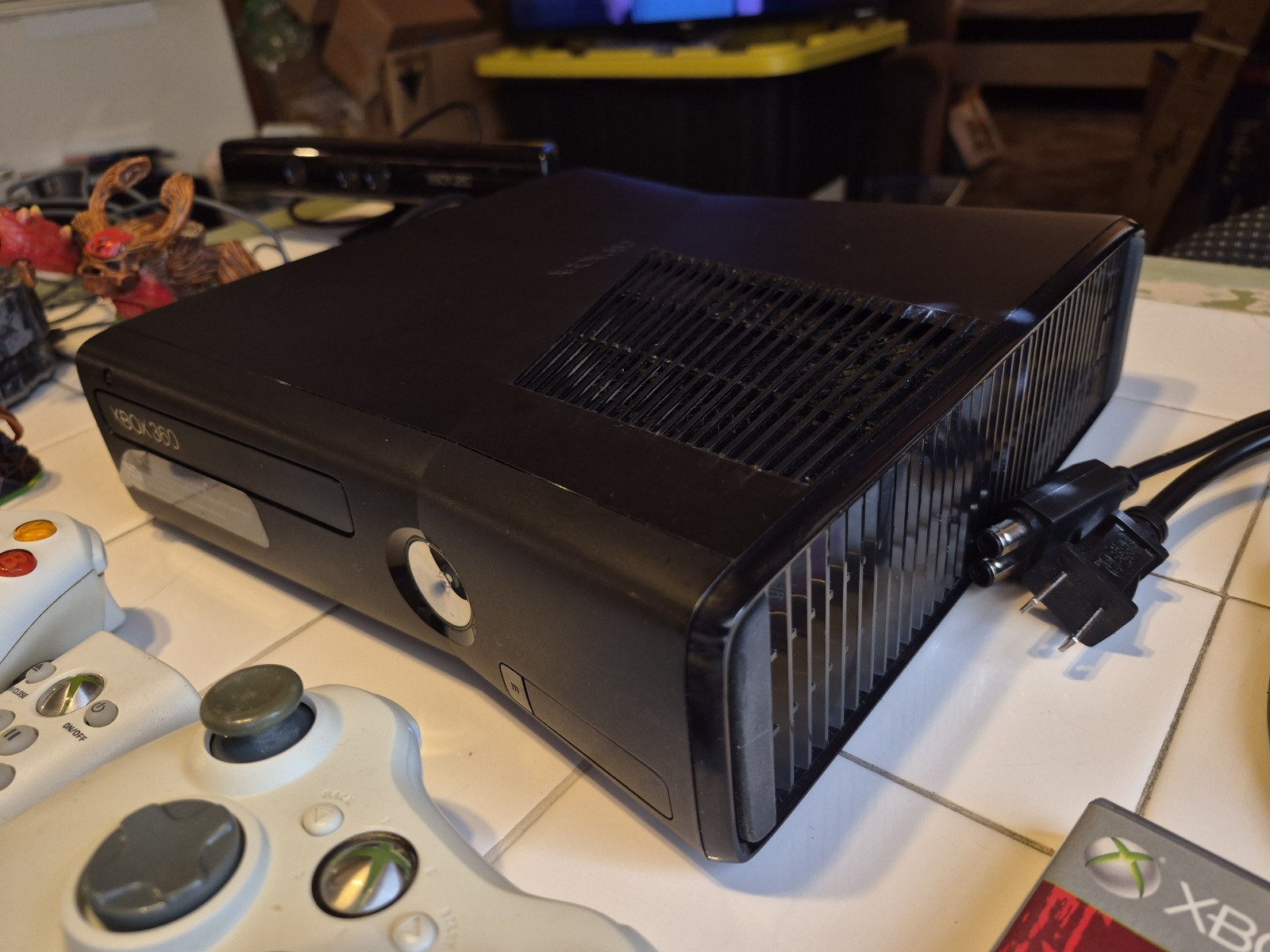 xbox 360 S console 250gb model#1439.. games,2 controllers,all cords,kinect+more