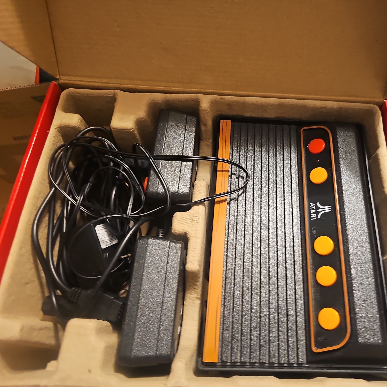 Atari Flashback 9 Deluxe Console with 110 Built-In Games . Mint Condition tested