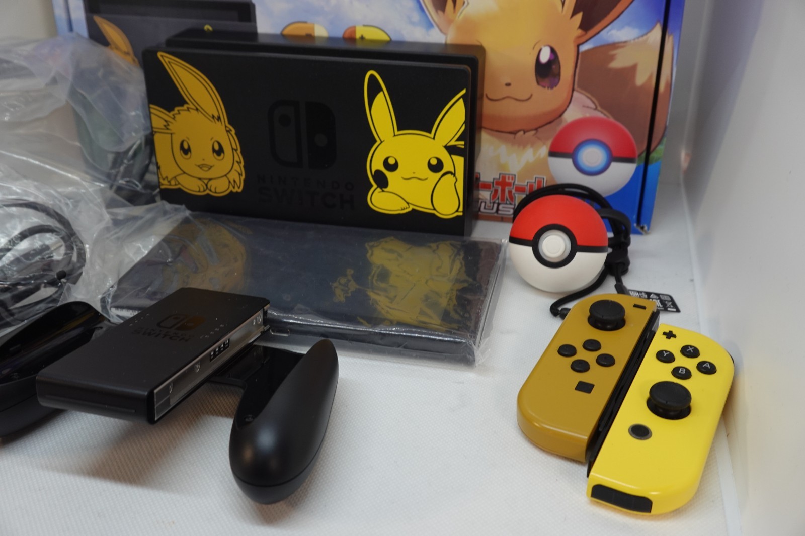 Nintendo Switch Pokemon Let’s Go Pikachu Eevee Edition Console Ball Plus F/S