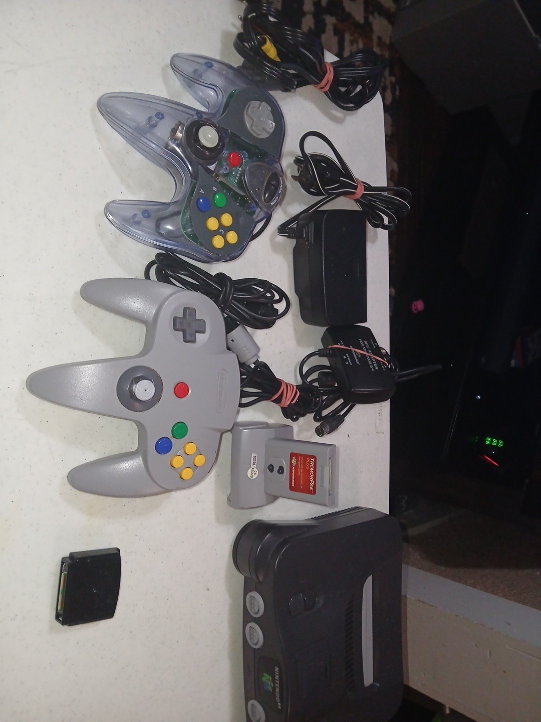 Nintendo 64 Console Bundle – Jump Pak, 2 Controllers, Cables – TESTED