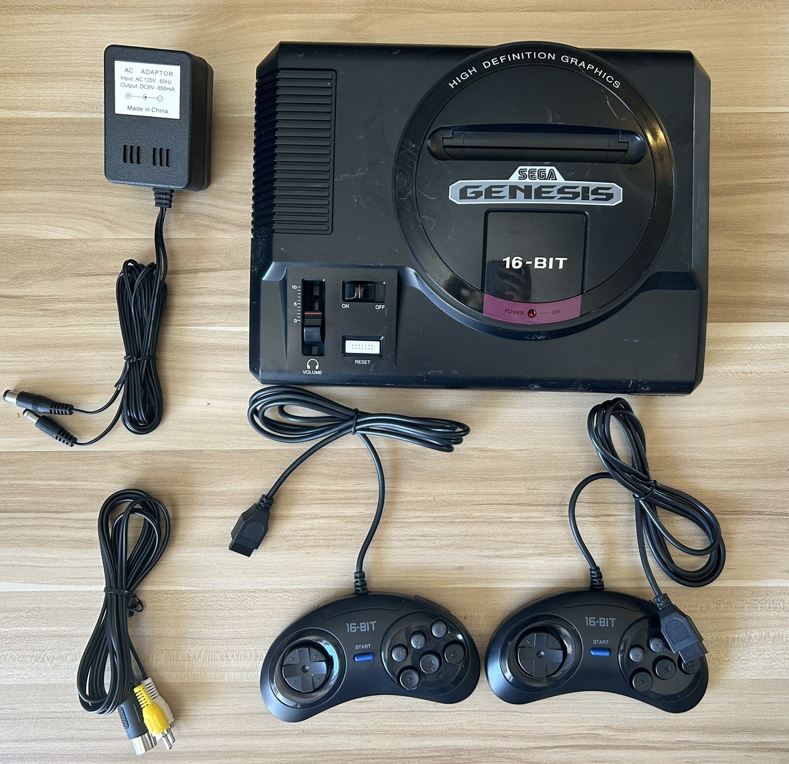 Original SEGA GENESIS Console MK-1601 Video Game System 1st model 2 Controllers