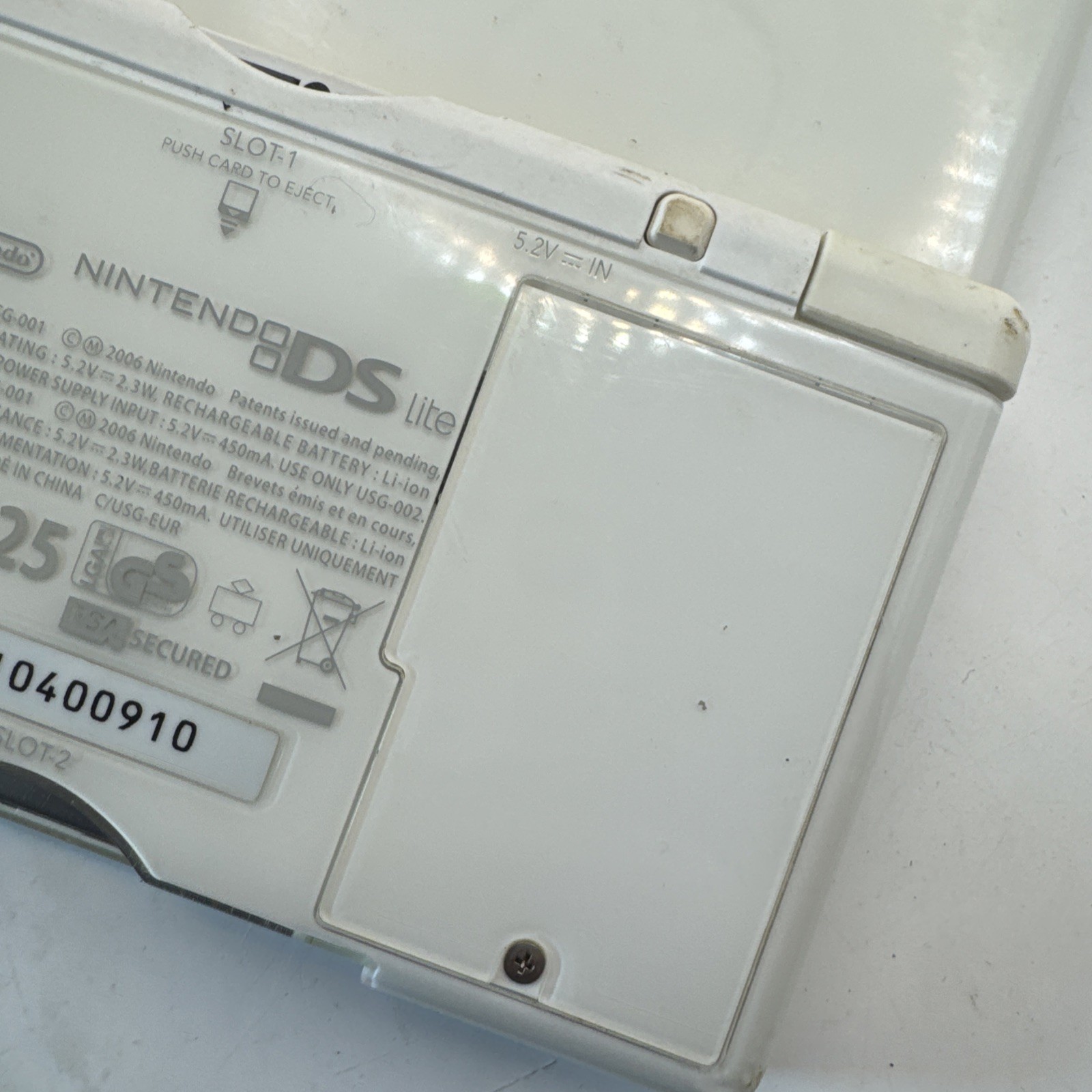 Nintendo DS Lite Console USG-001 with charger – White – Won’t Power On