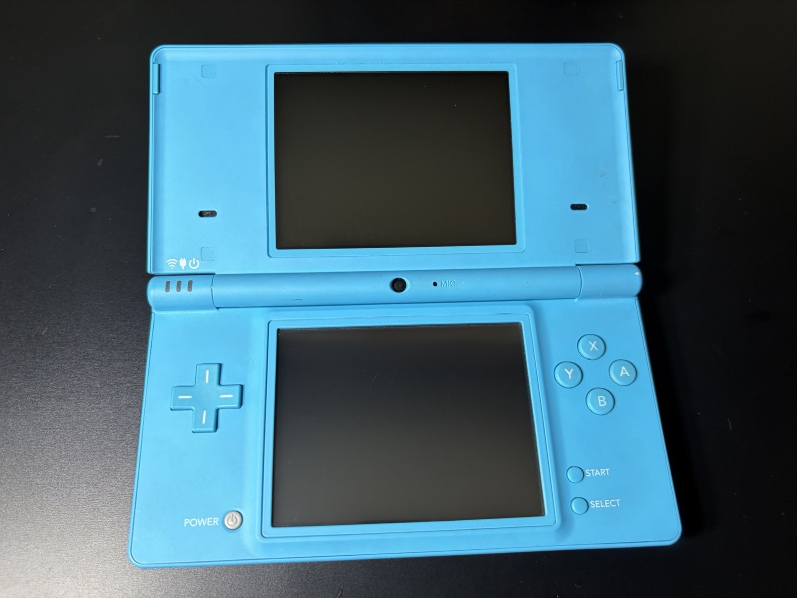 Nintendo DSi Handheld Game Console Blue Complete In Box Very Good