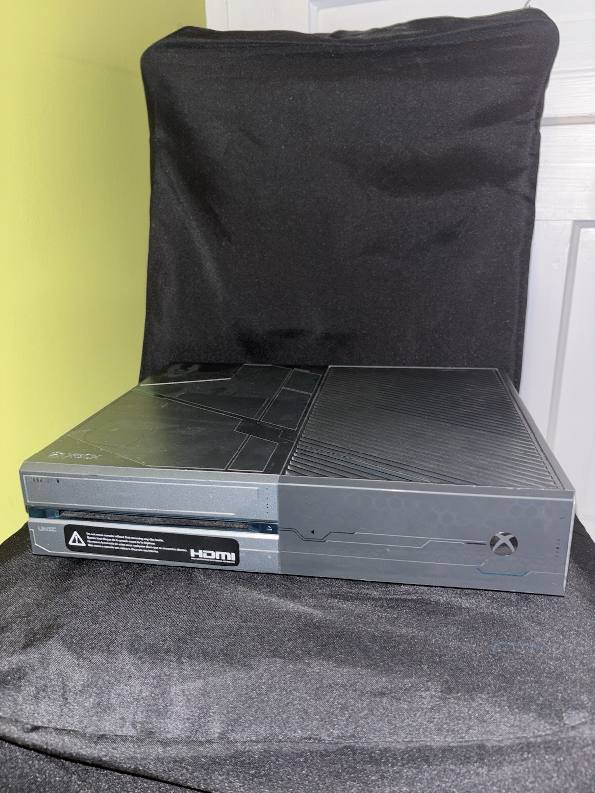 Microsoft Xbox One Halo 5: Guardians Limited Edition 1TB – Console Only