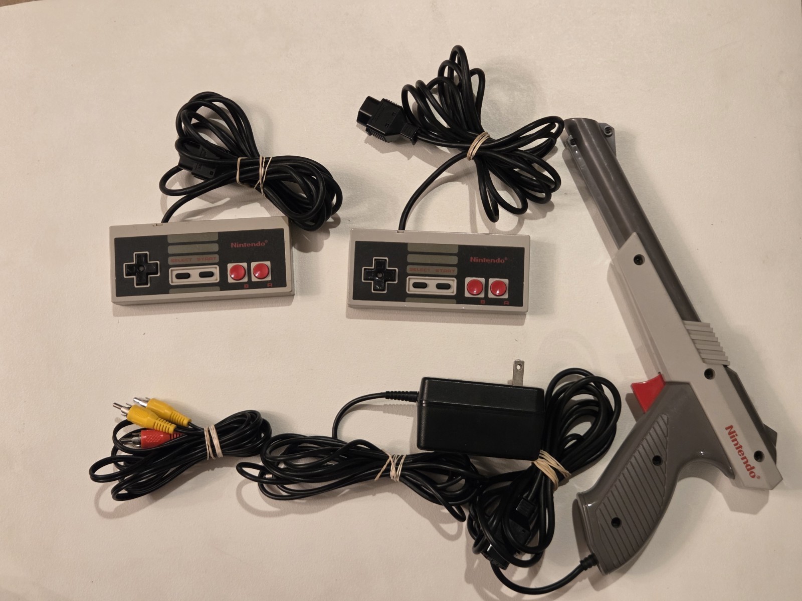 Nintendo NES Control Deck Console In Box (READ DESCRIPTION)