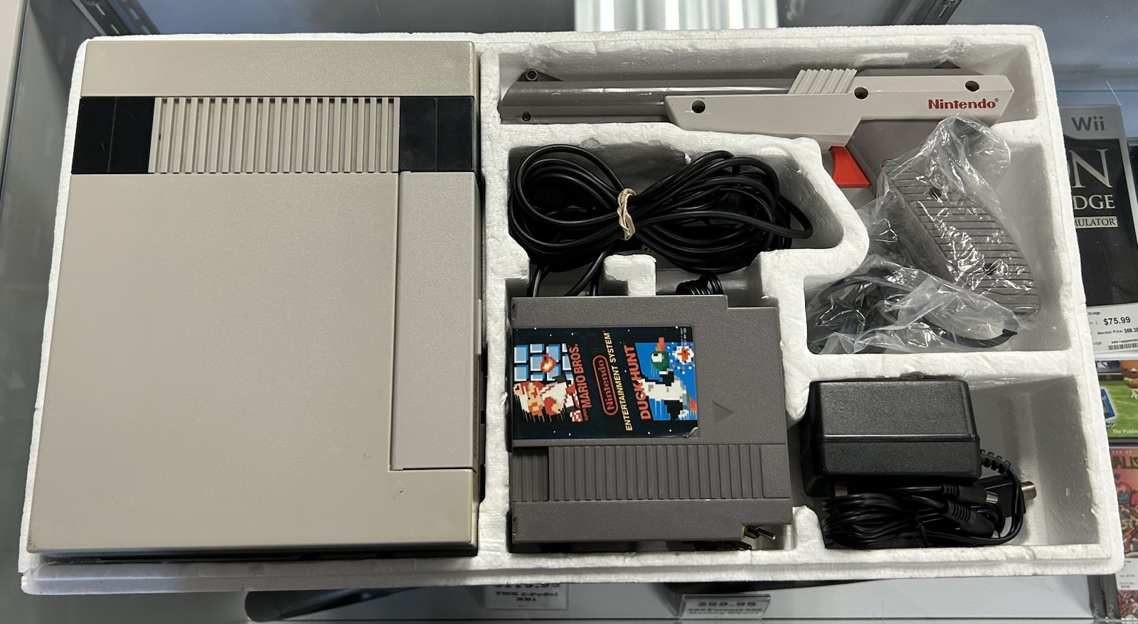Nintendo NES Action Set Home Console – White/Gray Complete in Box