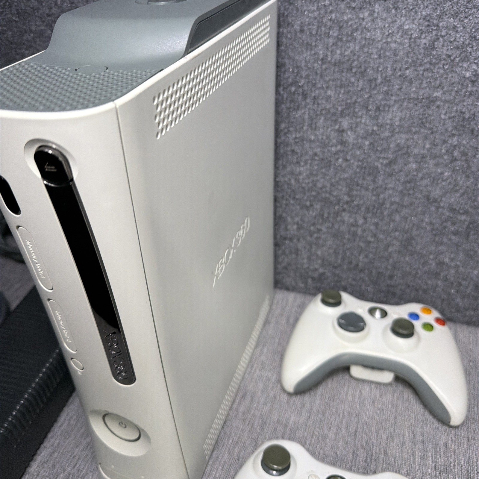 Microsoft Xbox 360 Pro 20GB Console Bundle HDMI Falcon 2007 w/ 2 Controllers