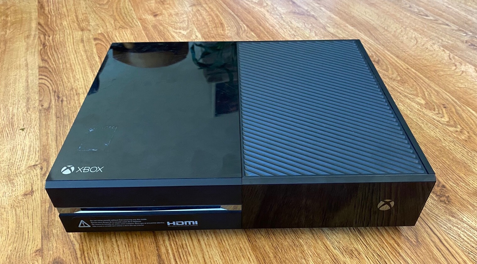 Xbox One with Kinect- Ready to Play Bundle- 2 Controllers, 7, Games, and More