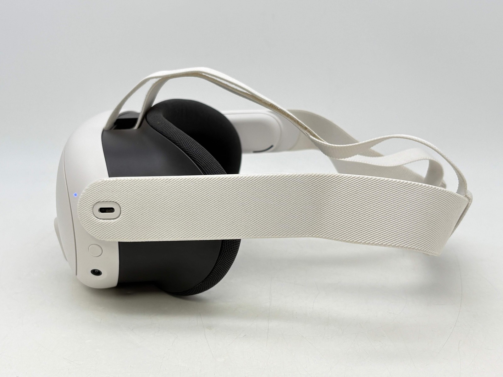 Meta Quest 3 512GB Standalone All-in-One VR Headset White Used