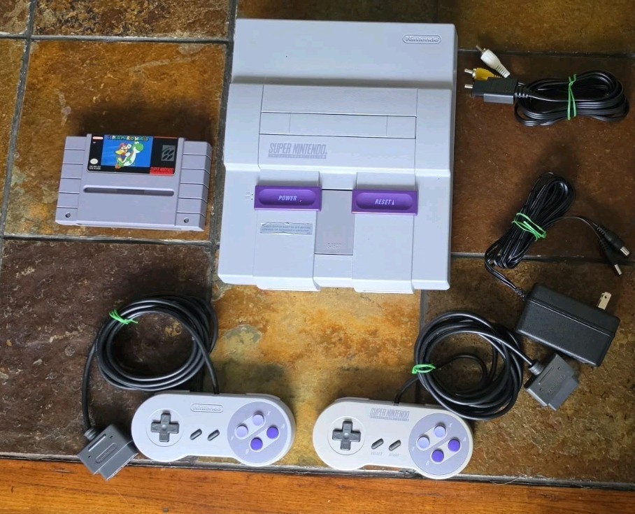 Super Nintendo SNES Console + Super Mario World 2 Controllers – Clean!