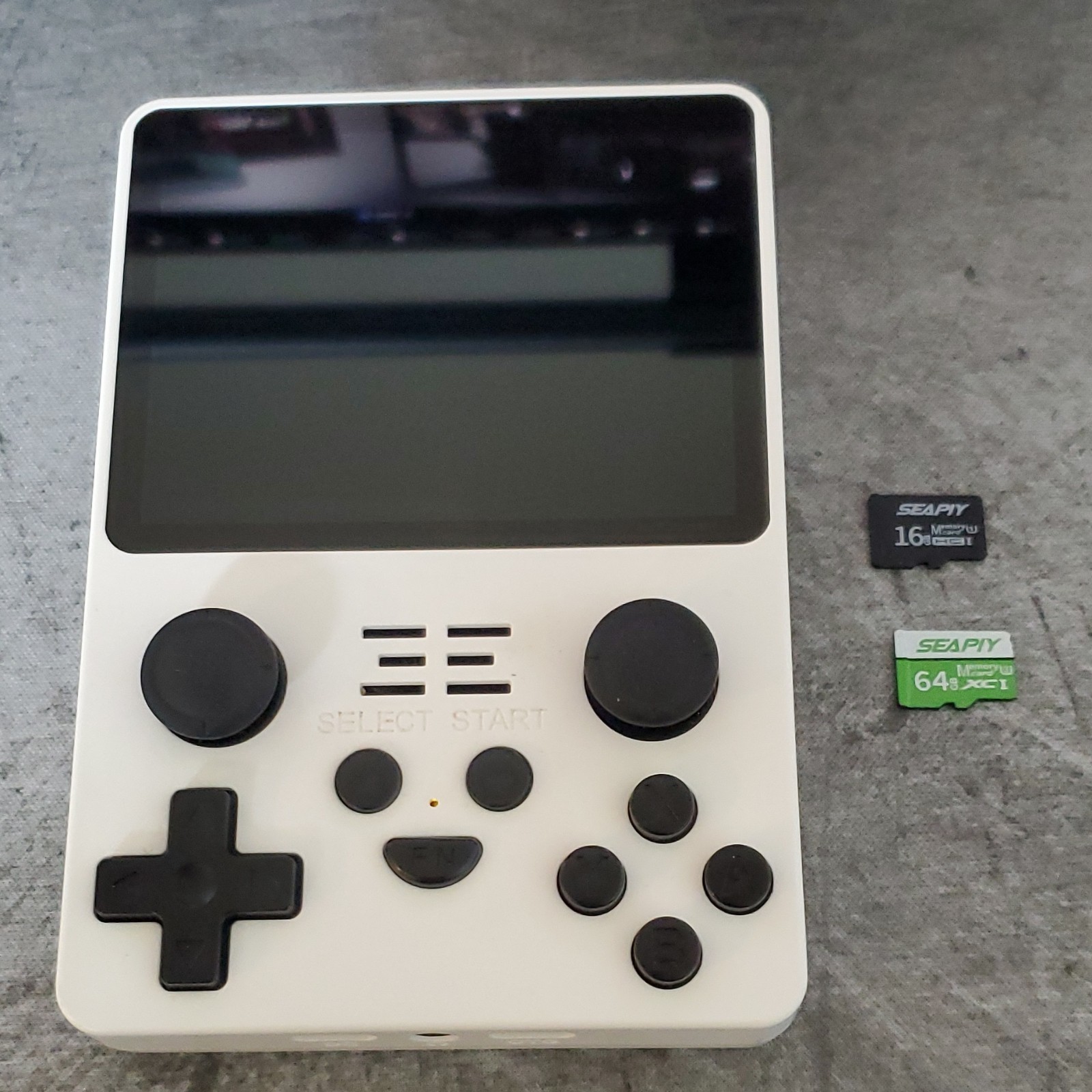 Powkiddy RGB20S White Handheld Game Console Dual MicroSD 16GB + 64GB