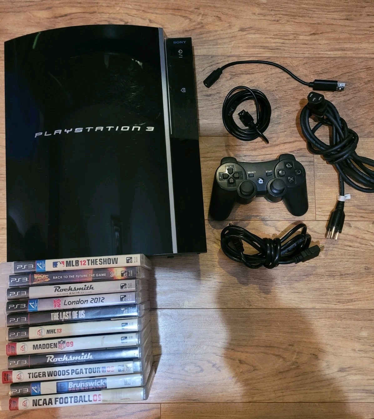 Sony PlayStation 3 – 160 GB Console With 11 Games & Controller