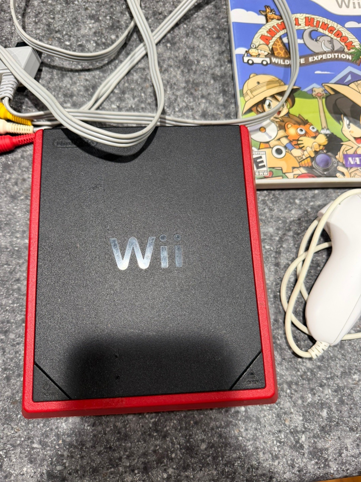 Wii Mini Authentic, Ten Games, Two controllers, one nunchuck!