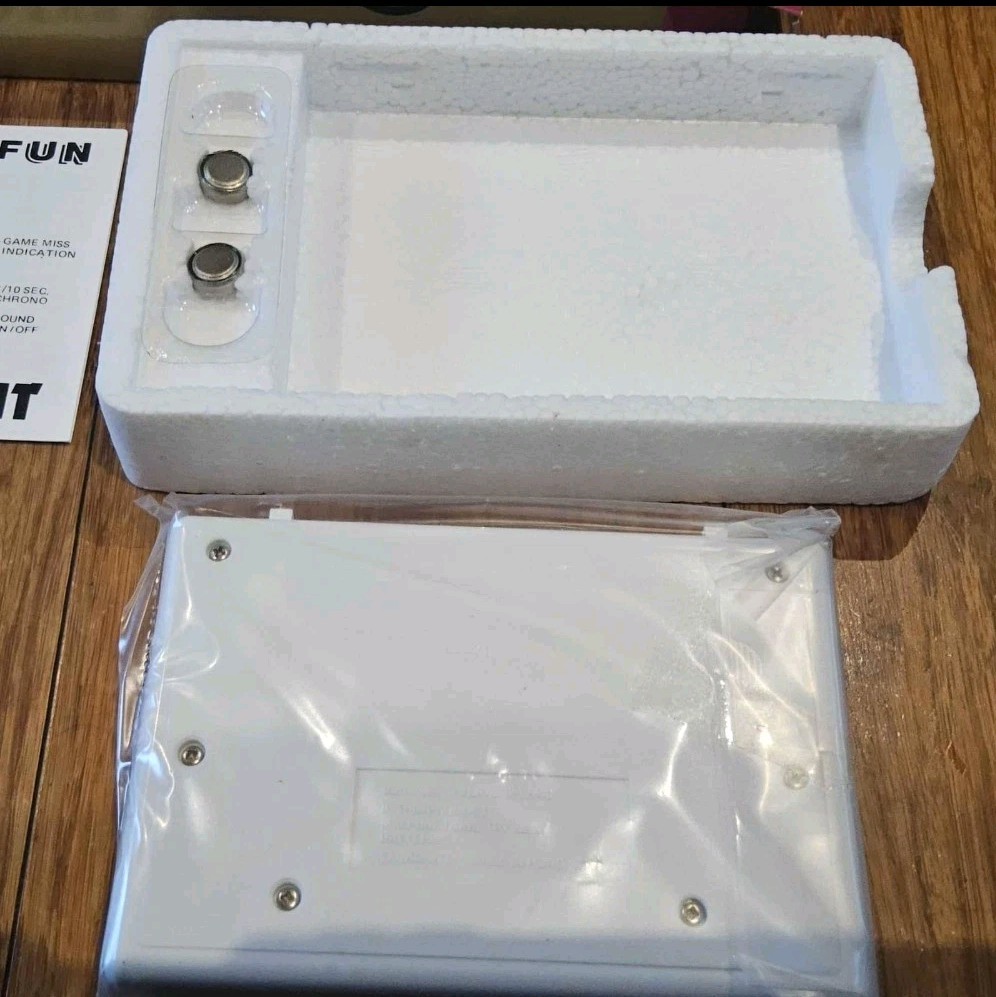 NEW Diamond Hunt Tri Screen Game And Watch BOXED..Yes.Brand New