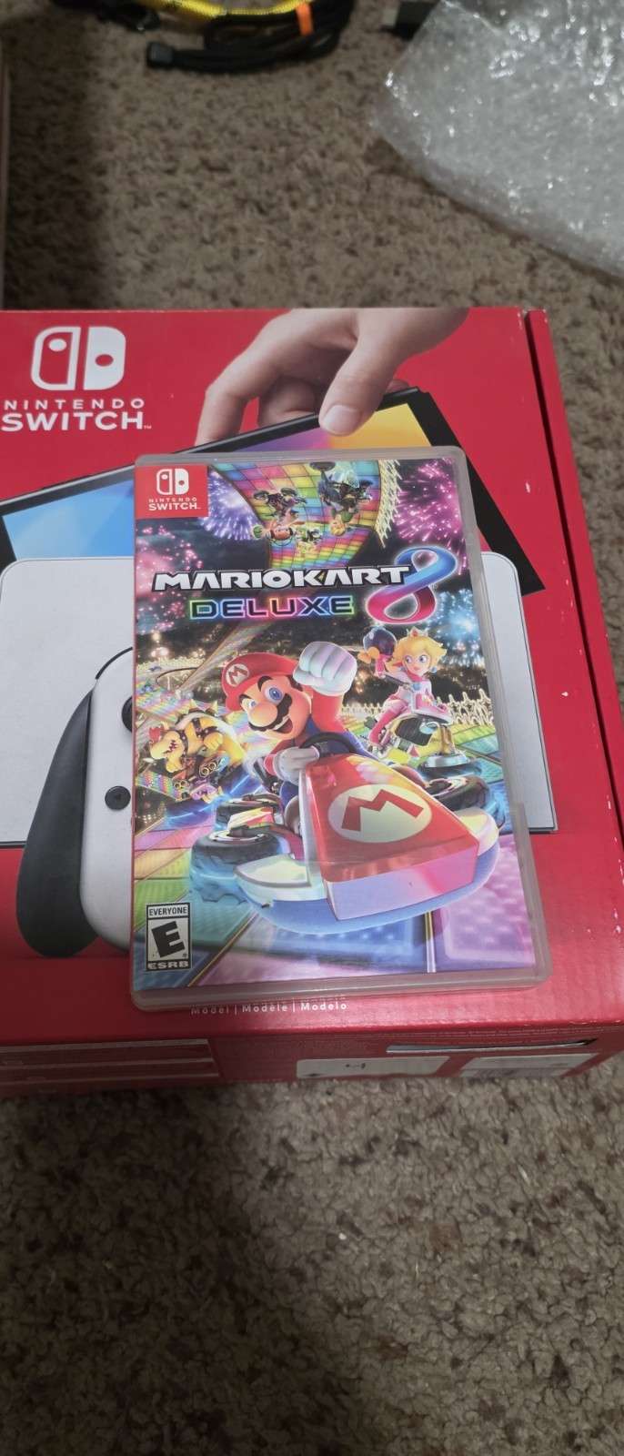 Switch OLED Mario Kart With Two 128 Gig And 32 Gig Micro SD. Case And Box