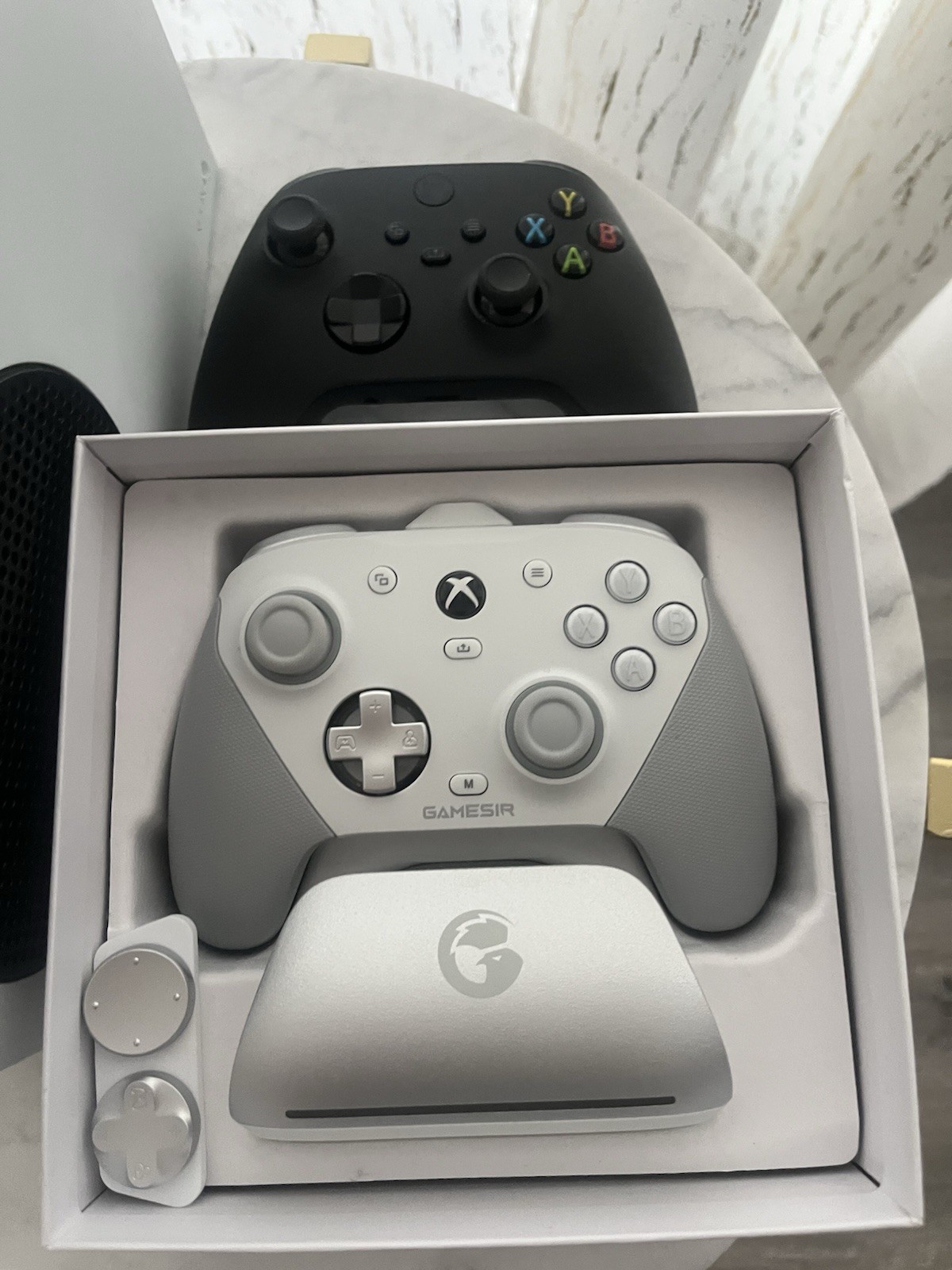 Microsoft Xbox Series S 512GB White With/ 2 Controllers +Gamesir included