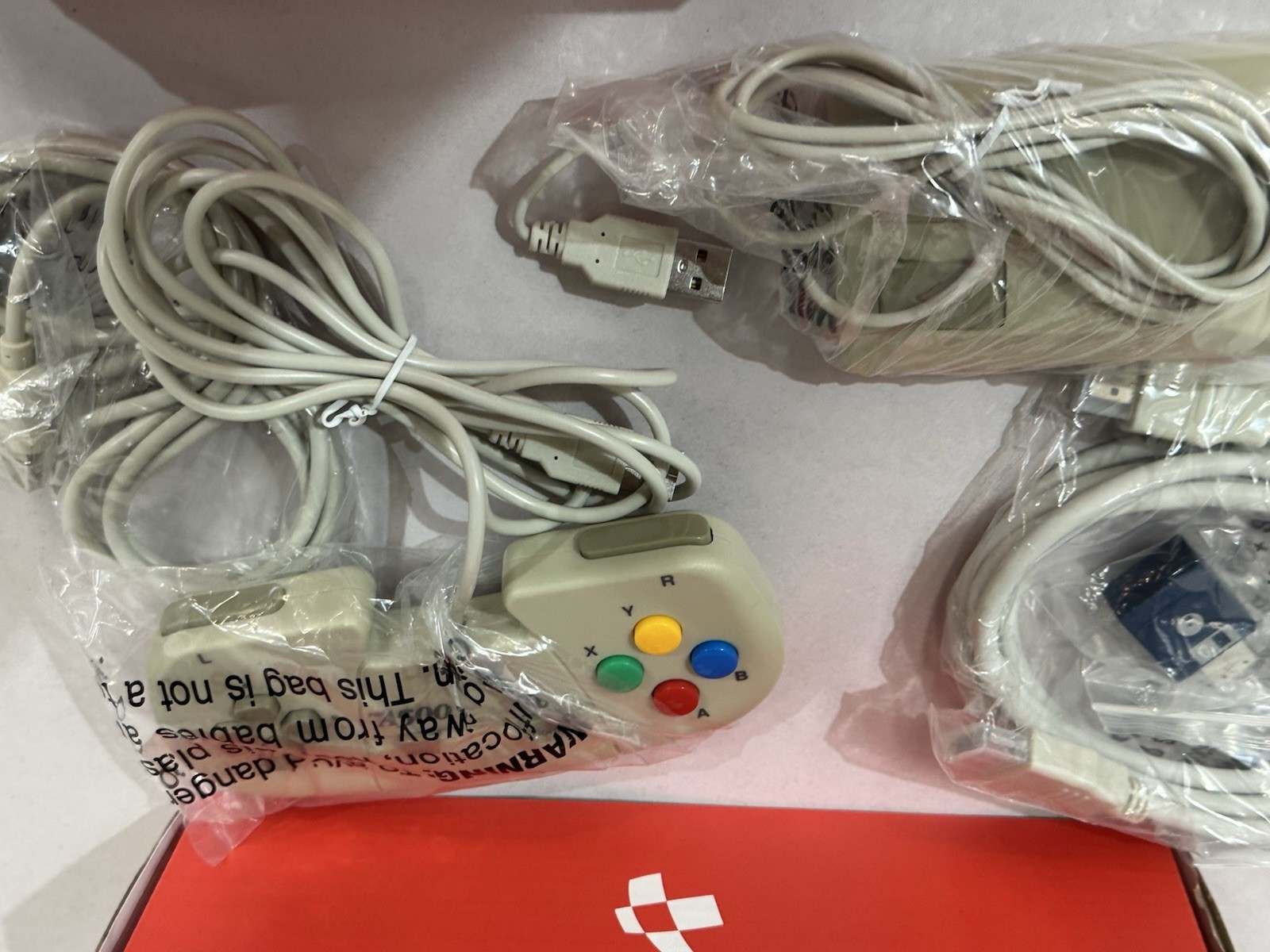 AMIGA A500 MINI CONSOLE COMPLETE NIB COMODORE PRE LOADED GAMES USB HDMI