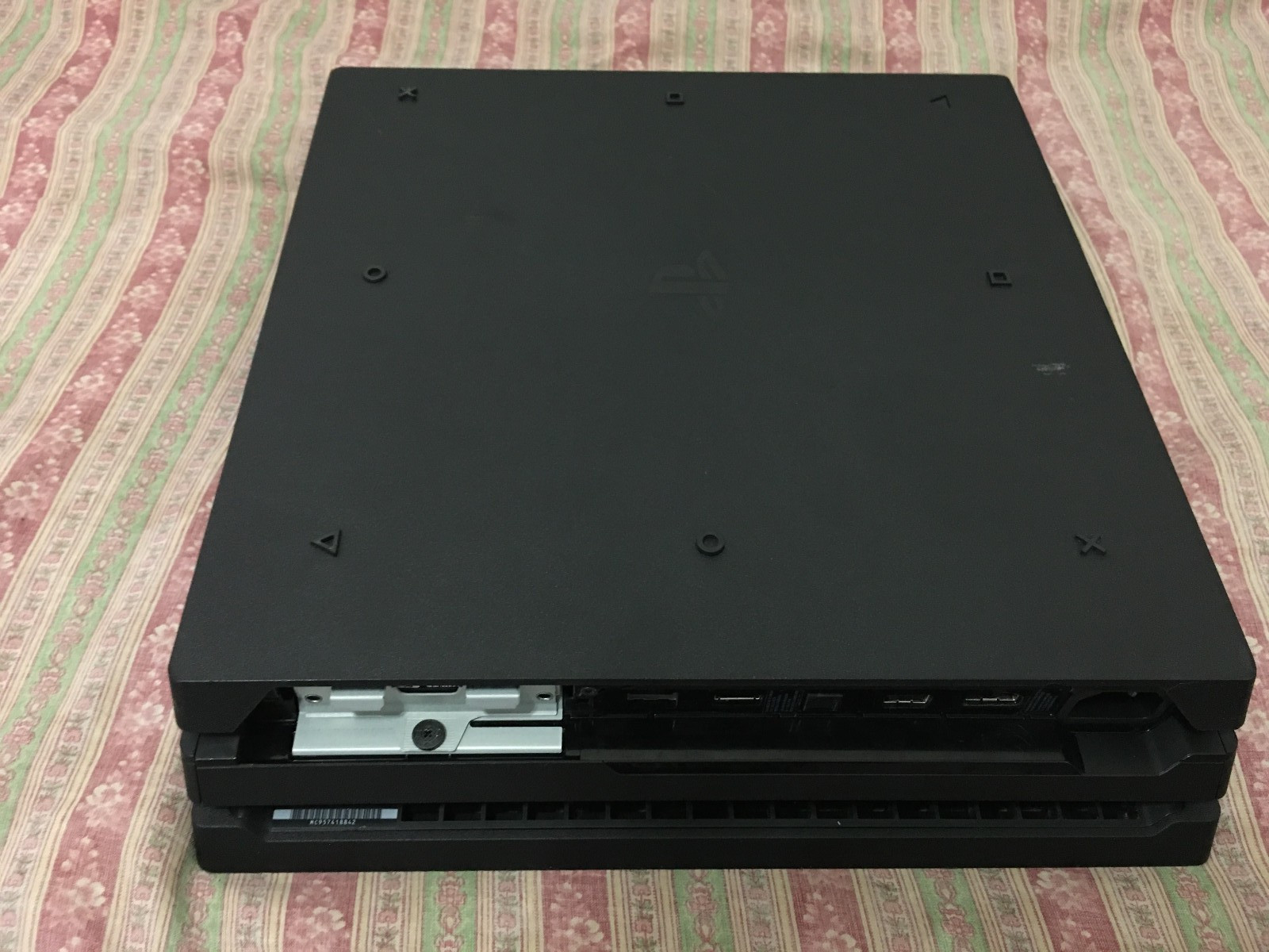 Sony PlayStation 4 PS4 Pro 1Tb system bundle