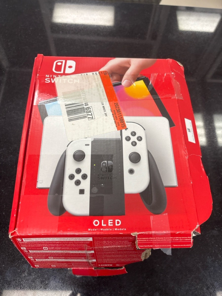 NINTENDO SWITCH HANDHELD – OLED – HAC-016 Comes with items in shown (B02102747)