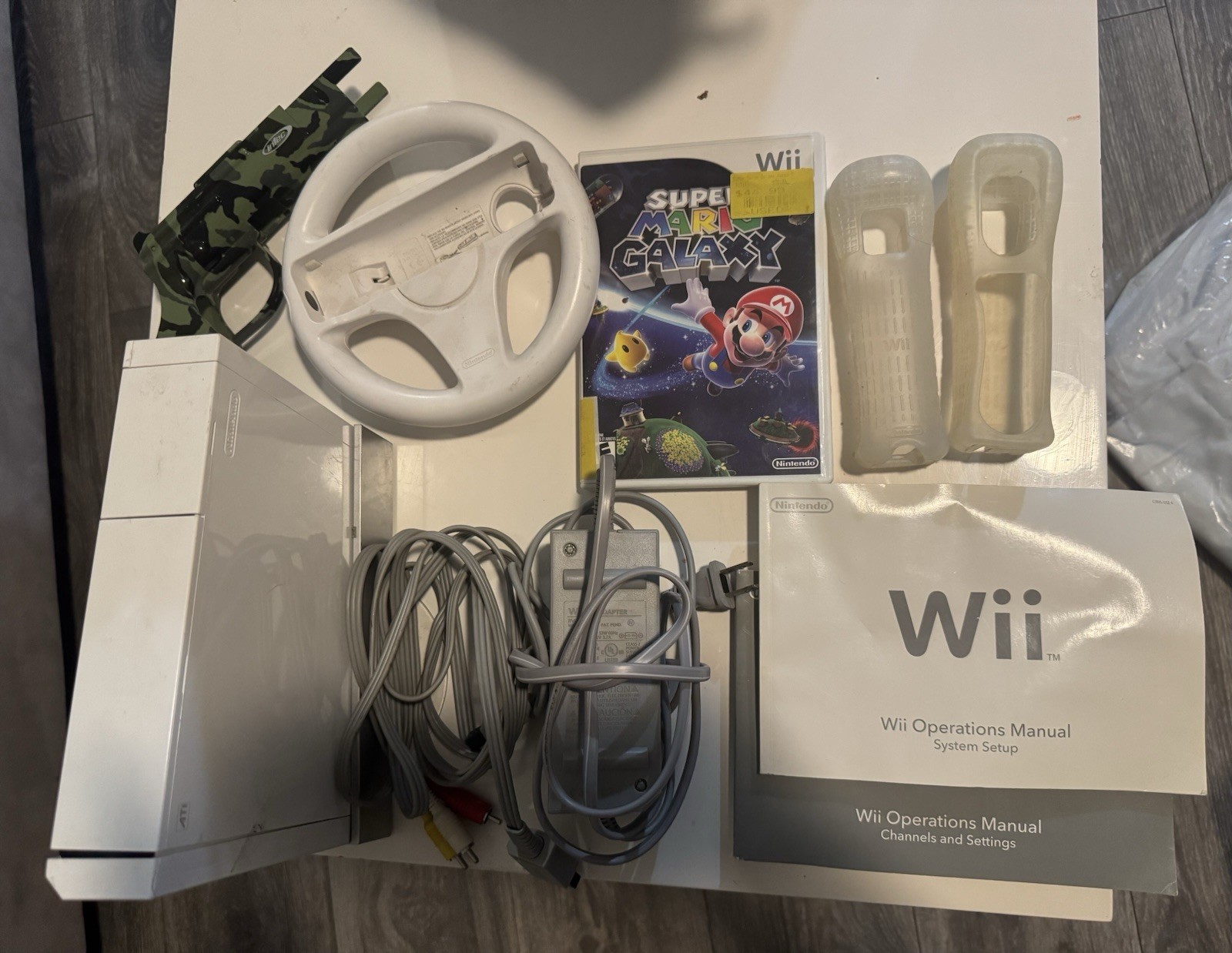 Nintendo Wii RVL-001 512 MB Home Console – White