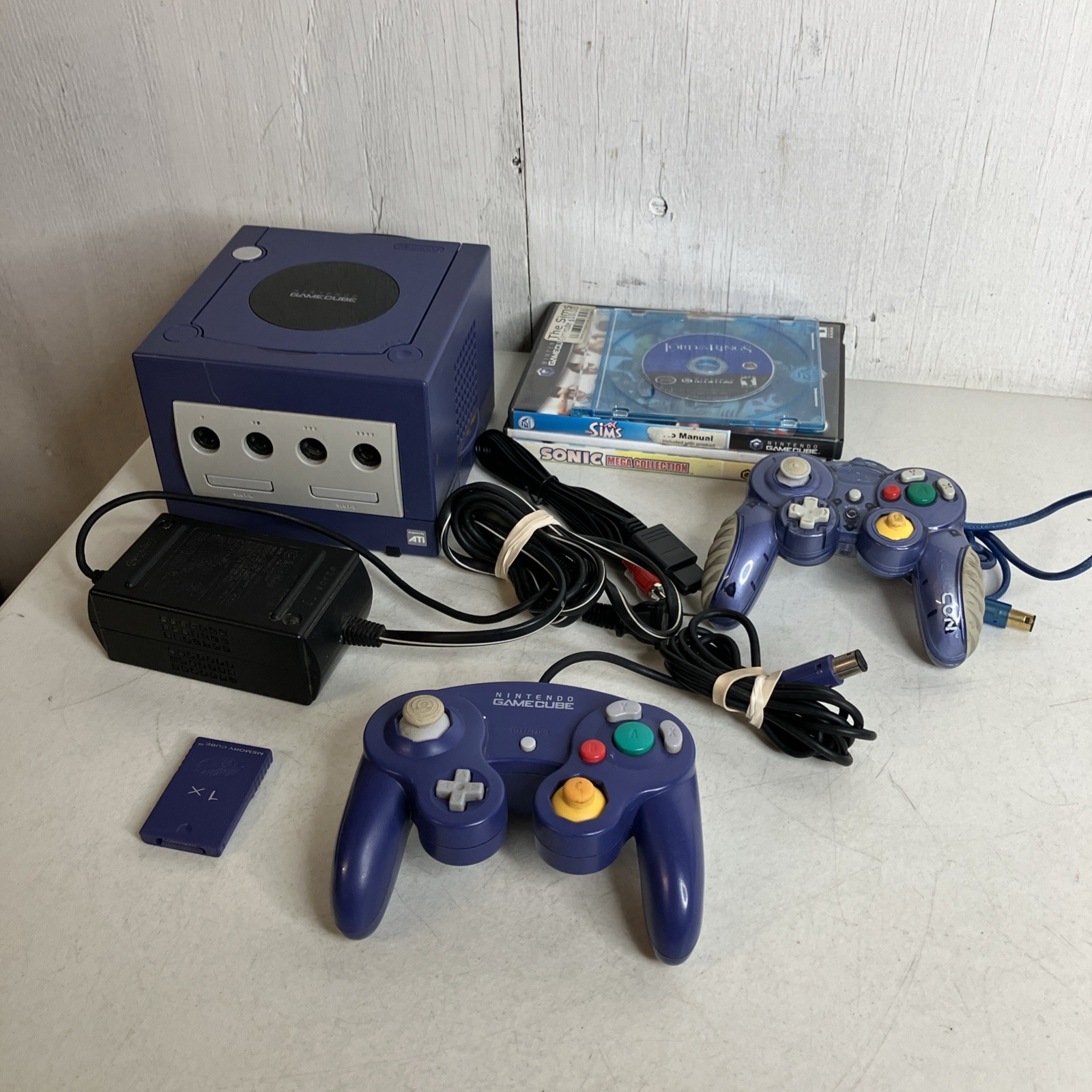Indigo Nintendo GameCube Console Bundle Lot 4 Games, 2 Controllers Sega Sonic