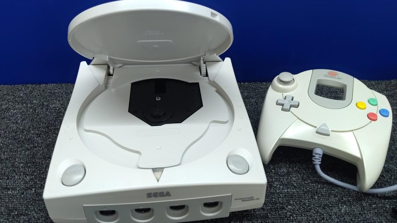 Sega Dreamcast HKT-3000 Console with Box AC Adapter and Cables Used