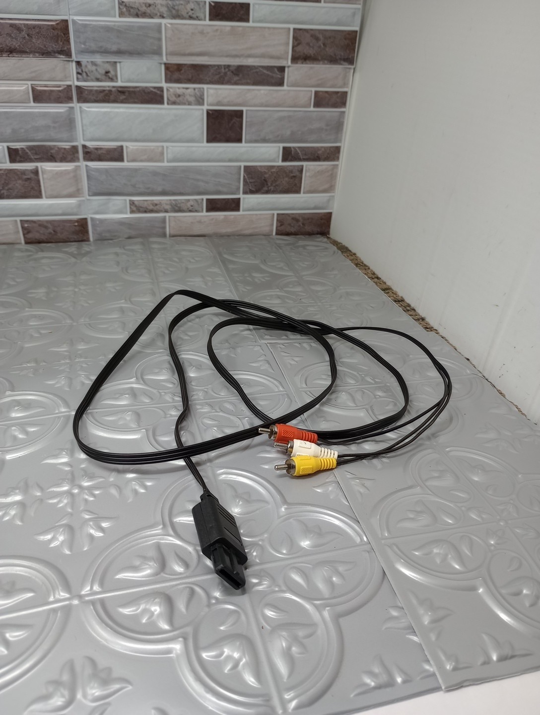 Nintendo 64 System 32MB Home Console Charcoal Gray W/ 3 Controllers , Cords