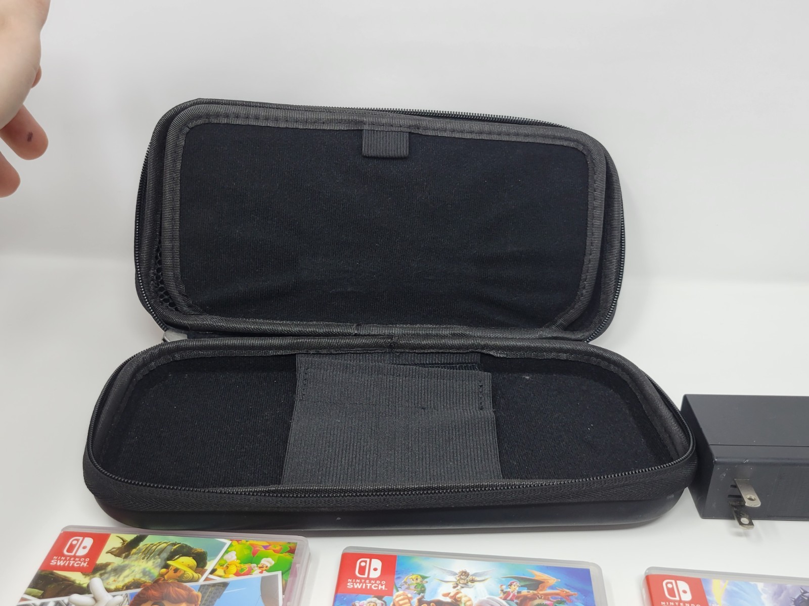 Nintendo Switch Console Neon Blue Red Joycons w/ Mario Odyssey Smash & Strikers
