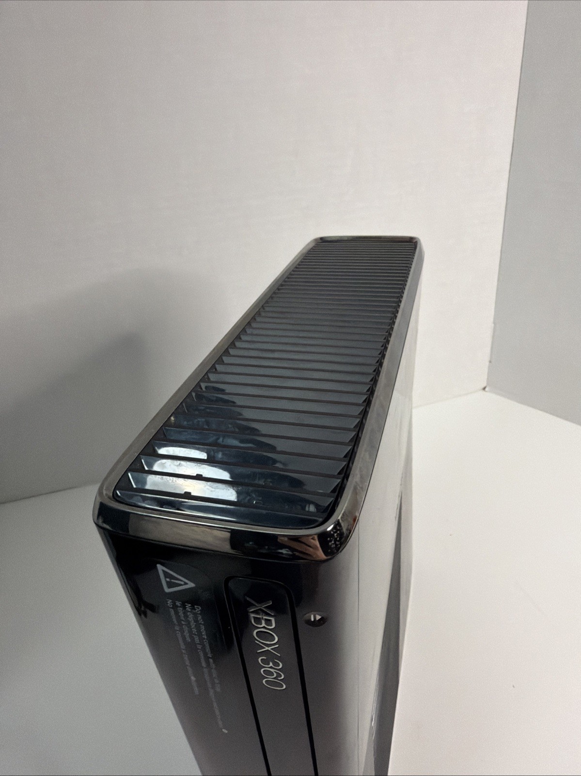 Microsoft Xbox 360 S 250GB Console Gaming System Only Gloss Black 1439