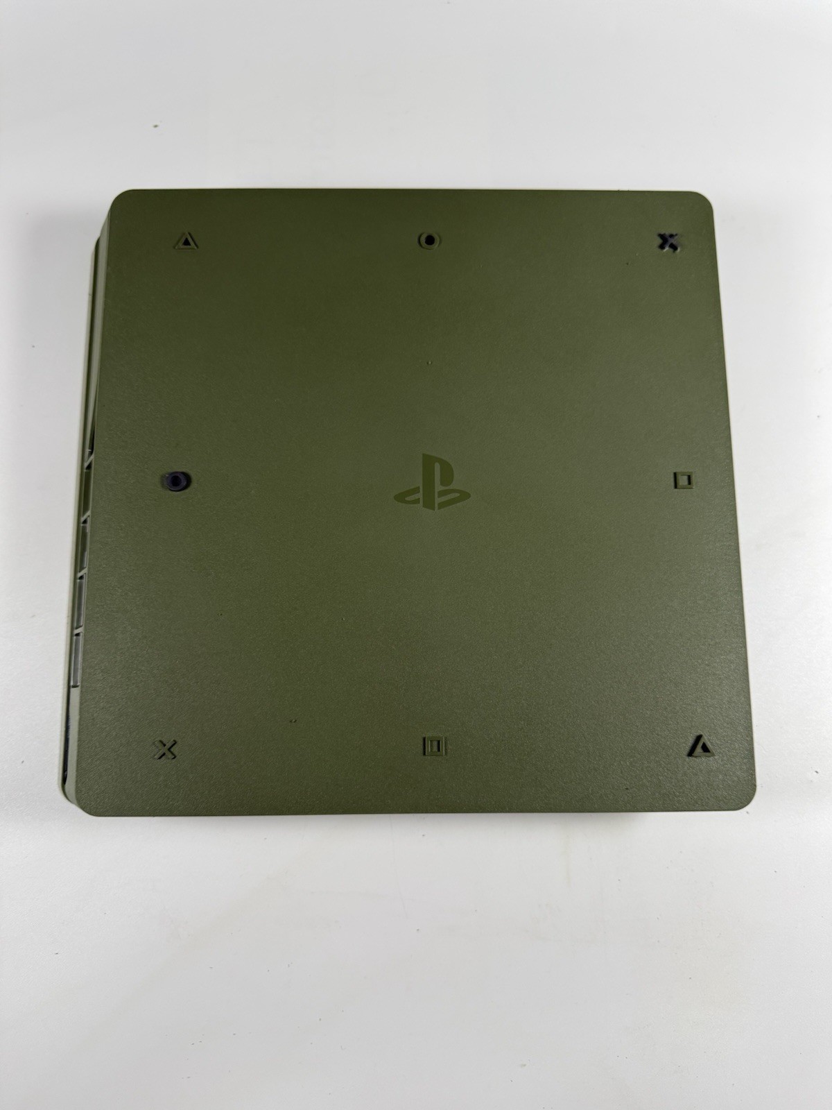 Sony PlayStation 4 PS4 Slim CUH-2115B 1TB Call of Duty: WWII Edition Console