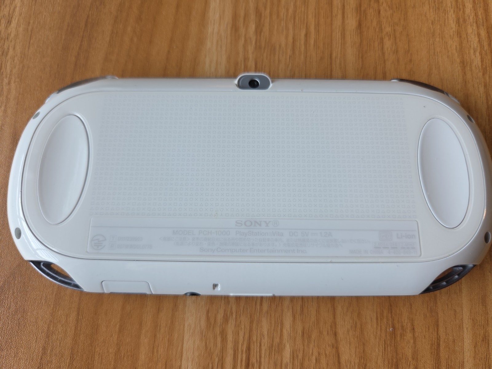SONY PS Vita PCH-1000 Crystal white W/ Charger