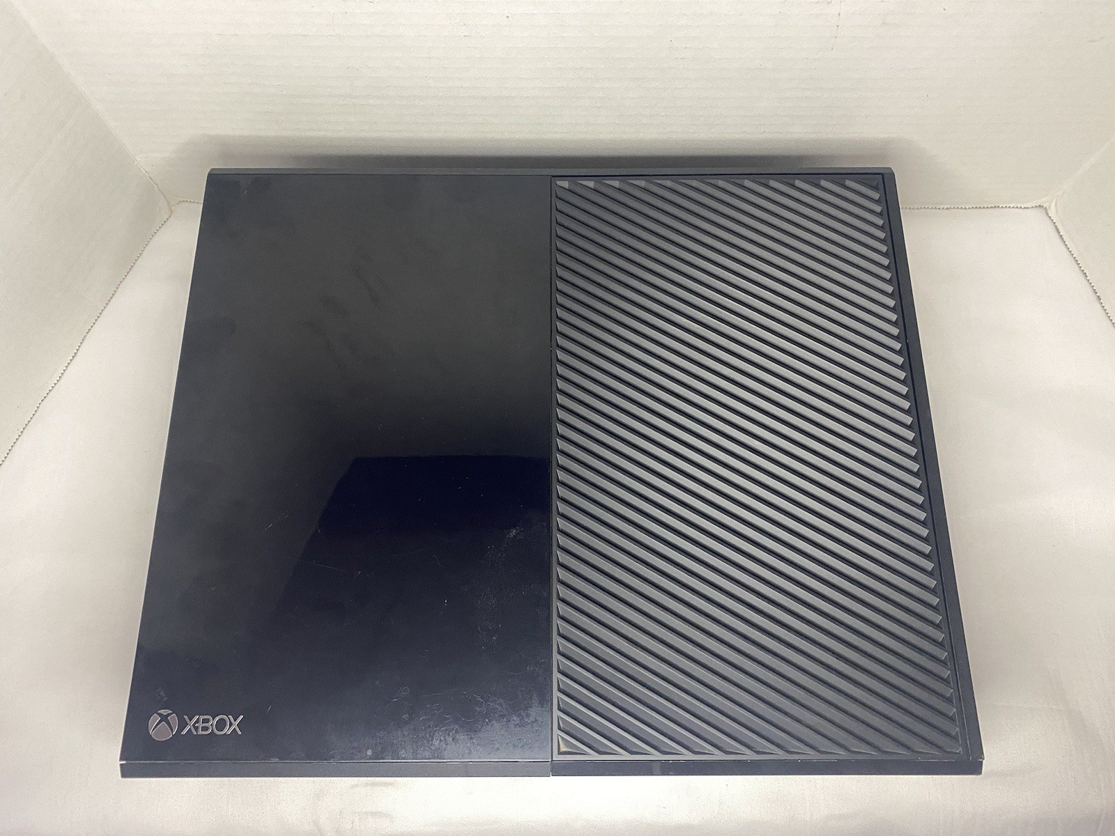 Microsoft original Xbox One console only 500GB – (1540) – Black – Tested/works