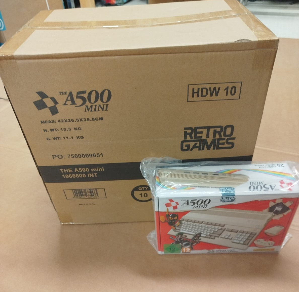 The A500 Mini – Masterkon Original Shipping Box with 10 Consoles AMIGA SEALED