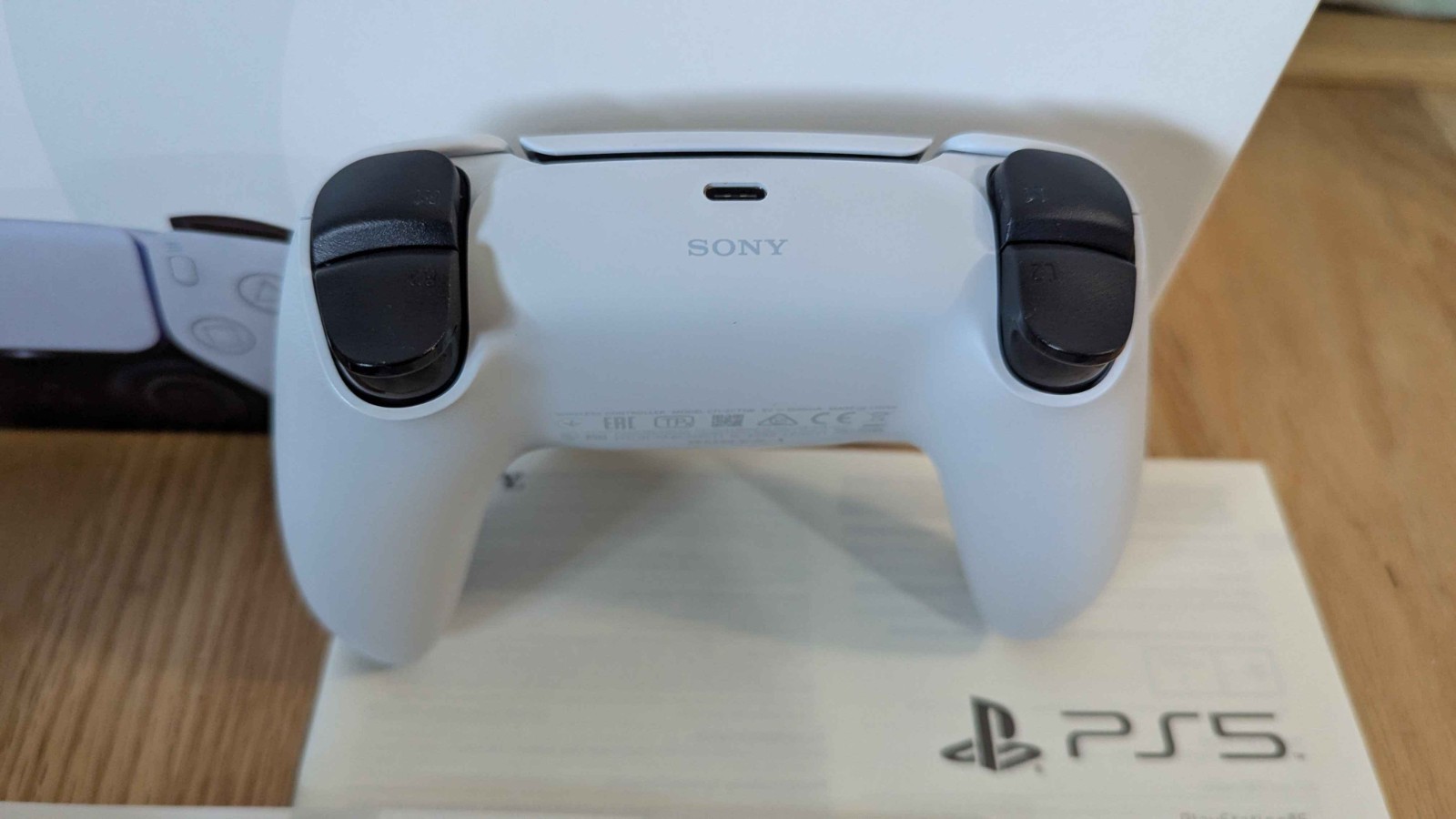 Sony PlayStation 5 Disc Edition Console 825GB – Complete in Box PS5 – CFI-1015A