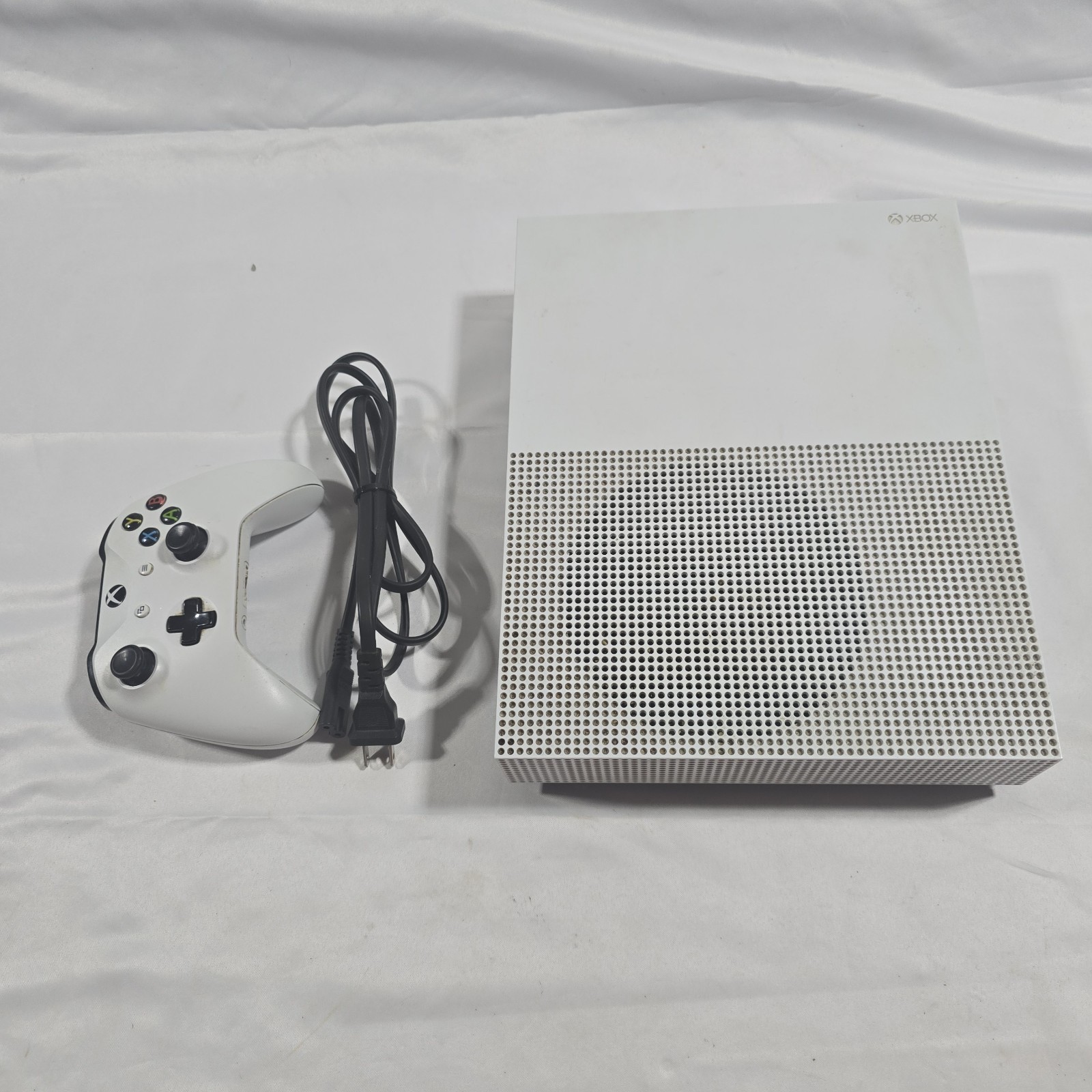 Microsoft Xbox One S 500GB – White Console, Controller, Power Cord