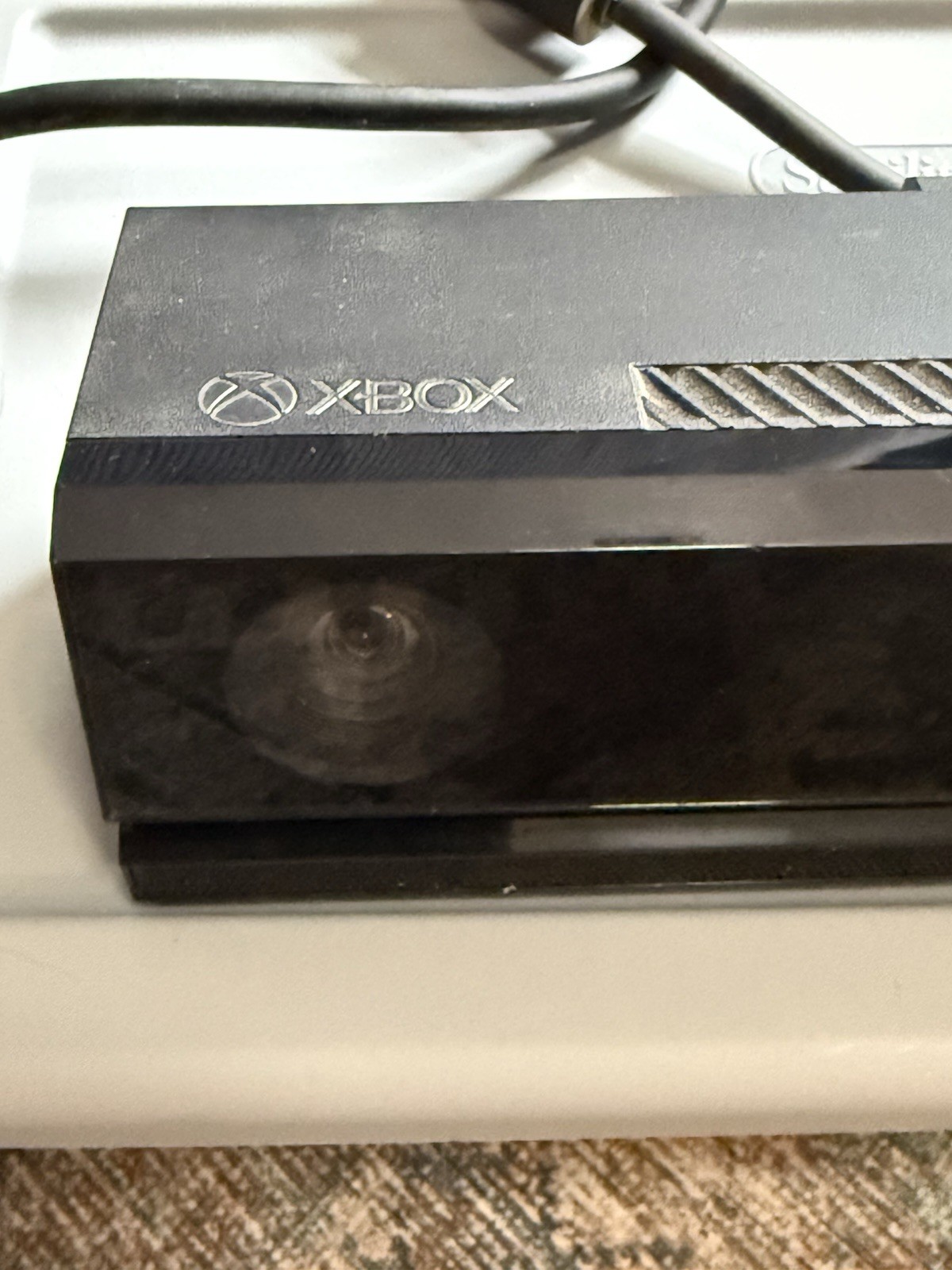Microsoft Xbox One 500GB Console Bundle + 1 Controller + Kinect Camera