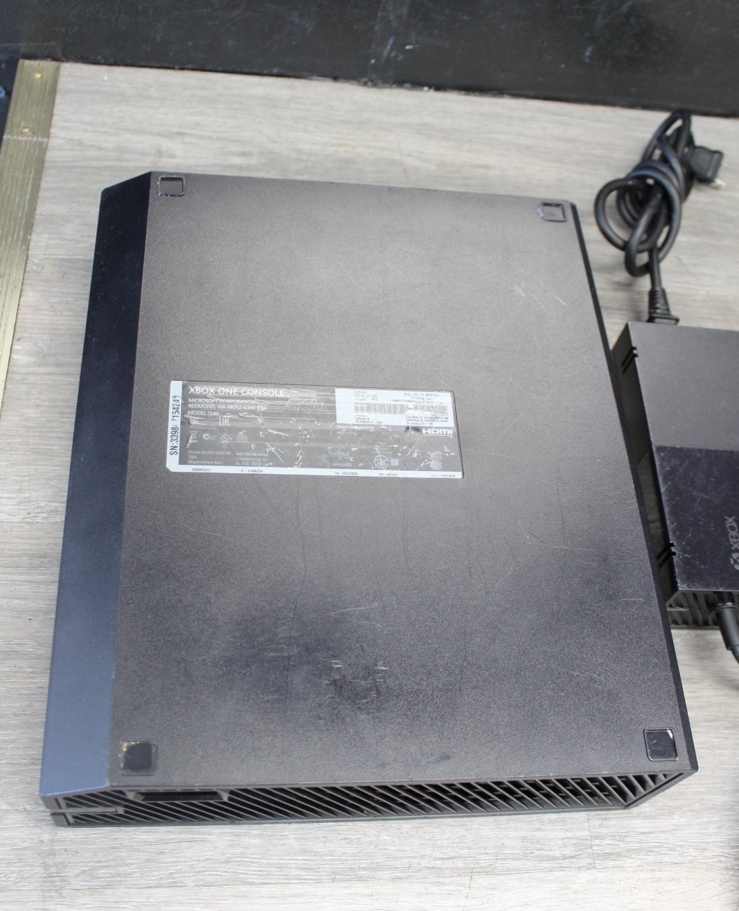 Microsoft Xbox One 500GB Console Original – Black with Wired Controller