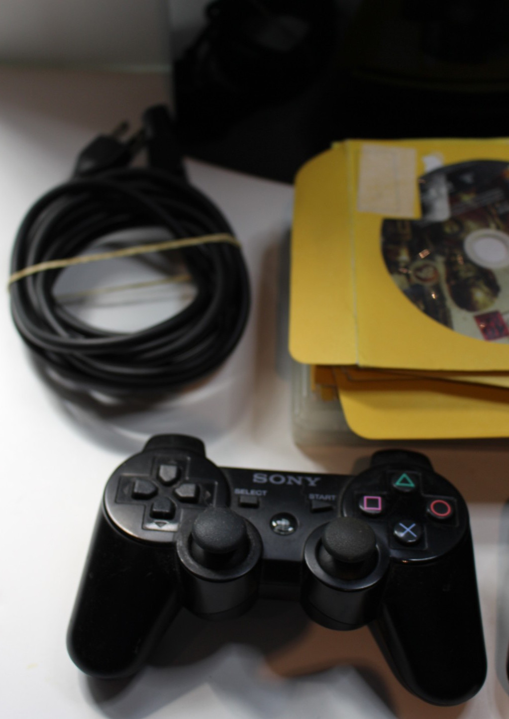 Sony PlayStation 3 Black Model CECHH01 Complete (2) Controllers (18)Games