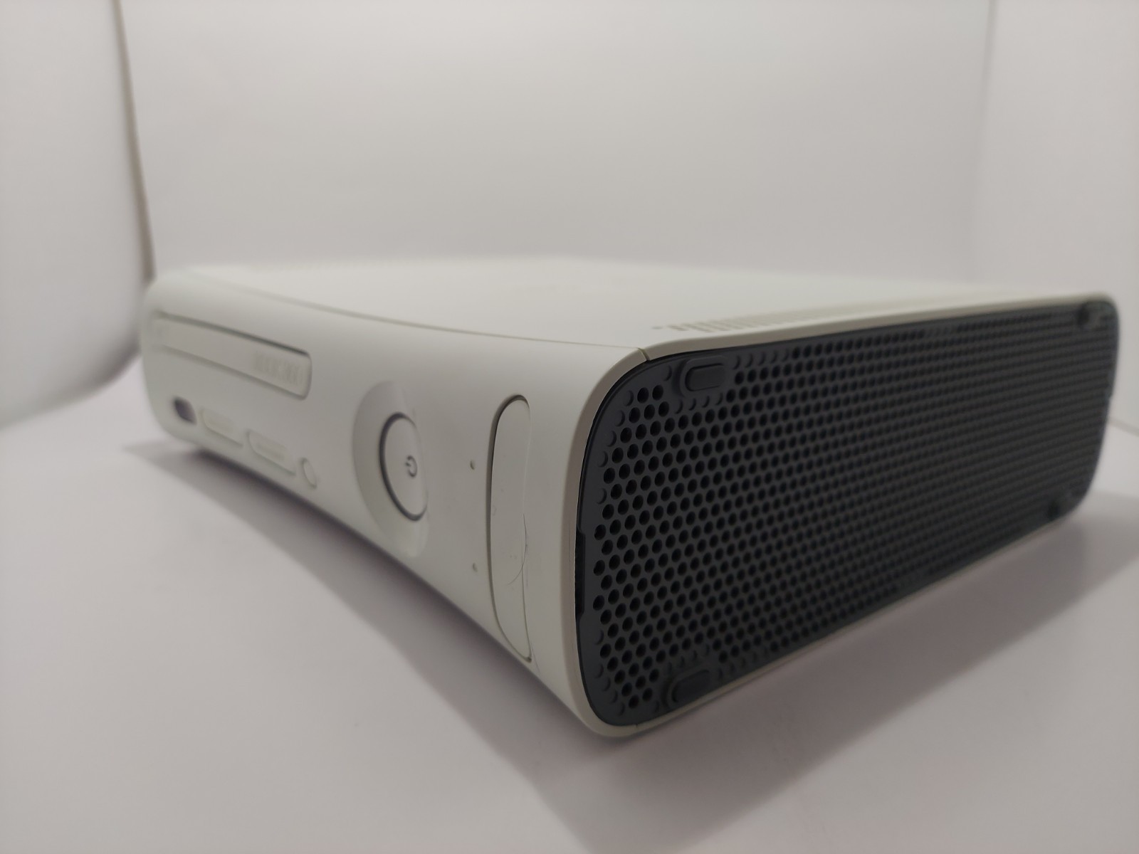 Microsoft Xbox 360 Jasper Console Bundle 20gb w/ Controller, Game And Cables