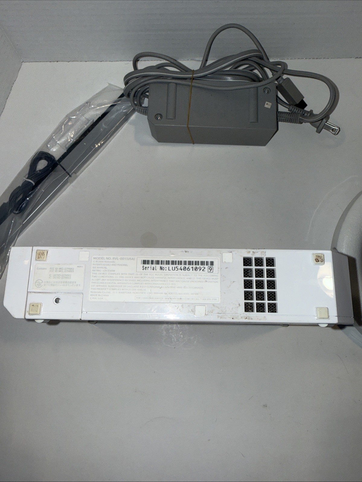 Nintendo Wii RVL-001 512 MB Home Console – White