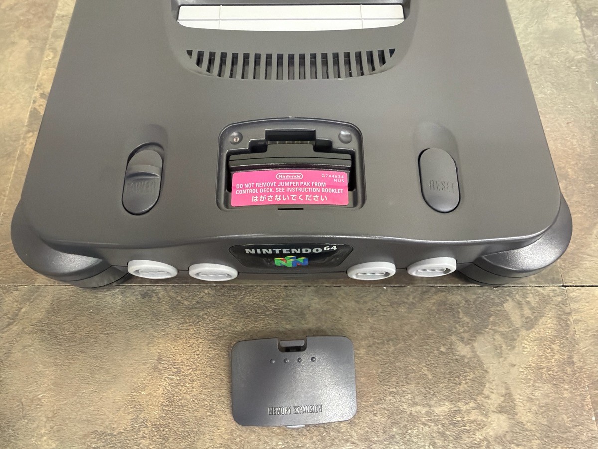 NINTENDO N64 CONSOLE NUS-001 WITH 1 CONTROLLER & CABLES – TESTED (WBP018767)