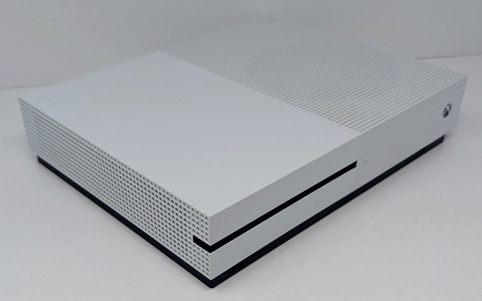 Microsoft Xbox One S 1 TB White Console Bundle – Tested & Working!