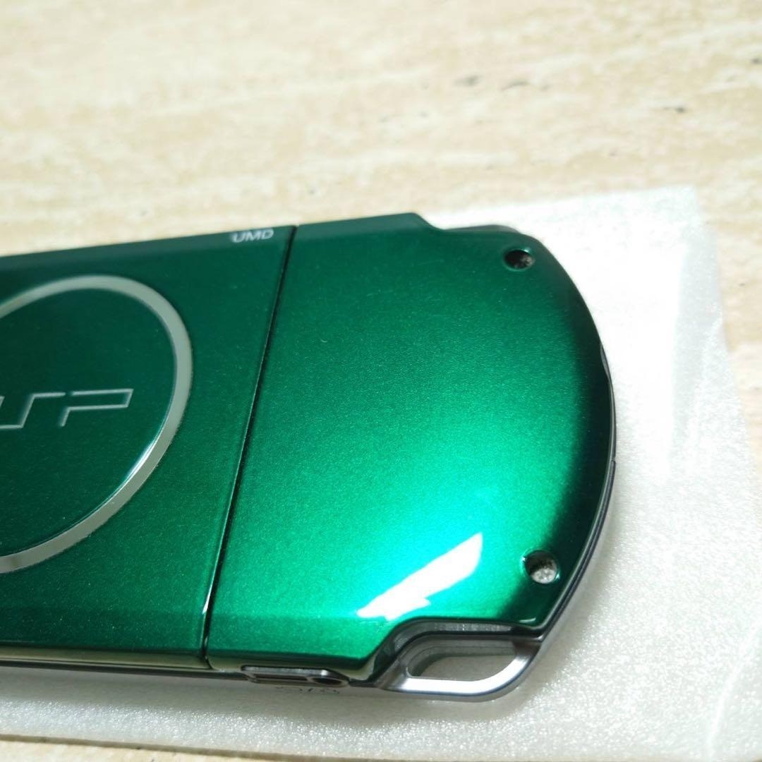 Sony PSP 3000 Spirited Green Complete in Box Near Mint Limited Edition 7075