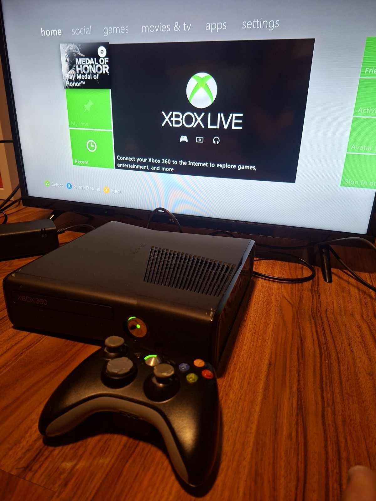 XBOX 360 Slim 250GB Console BUNDLE Microsoft TESTED (Used) Matte Black