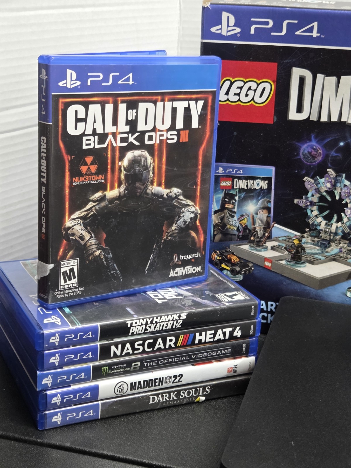 PlayStation 4 Console Bundle 500GB-2 Controllers-12 Games