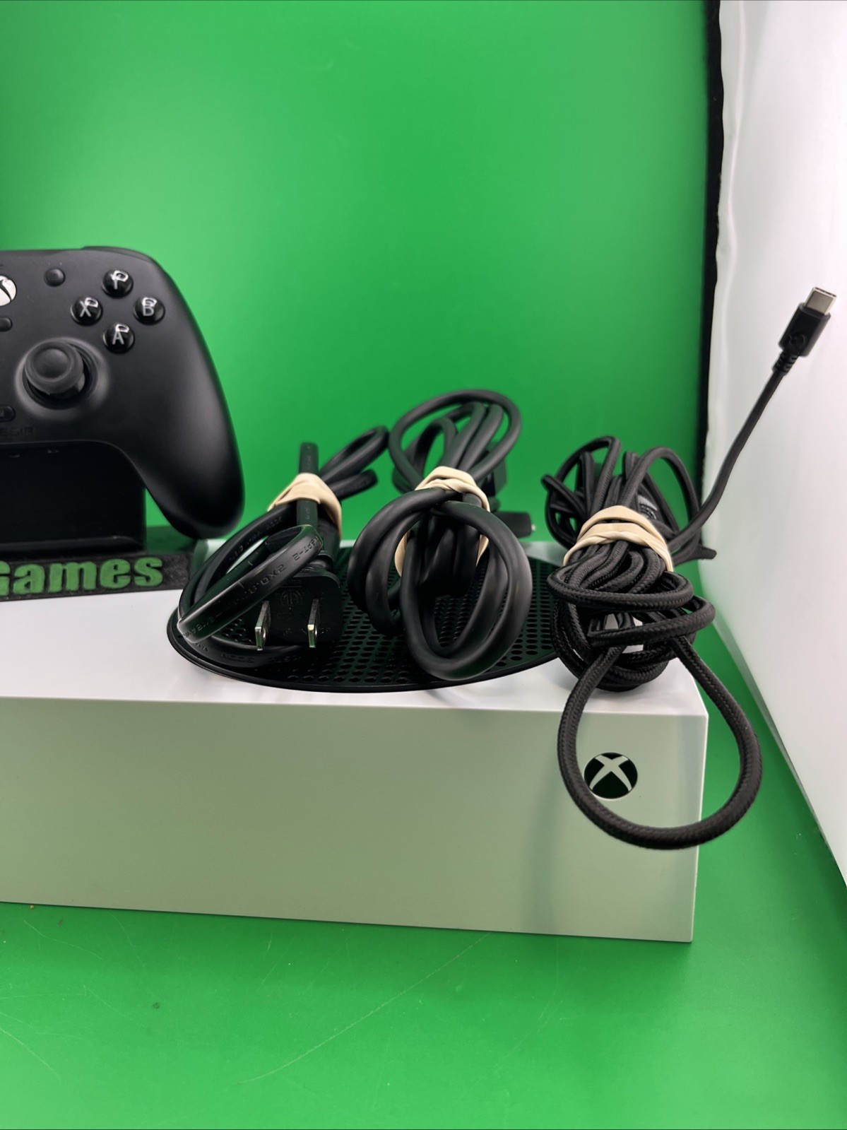 Microsoft Xbox Series S 512GB White Console 3rd Party Controller (T39)