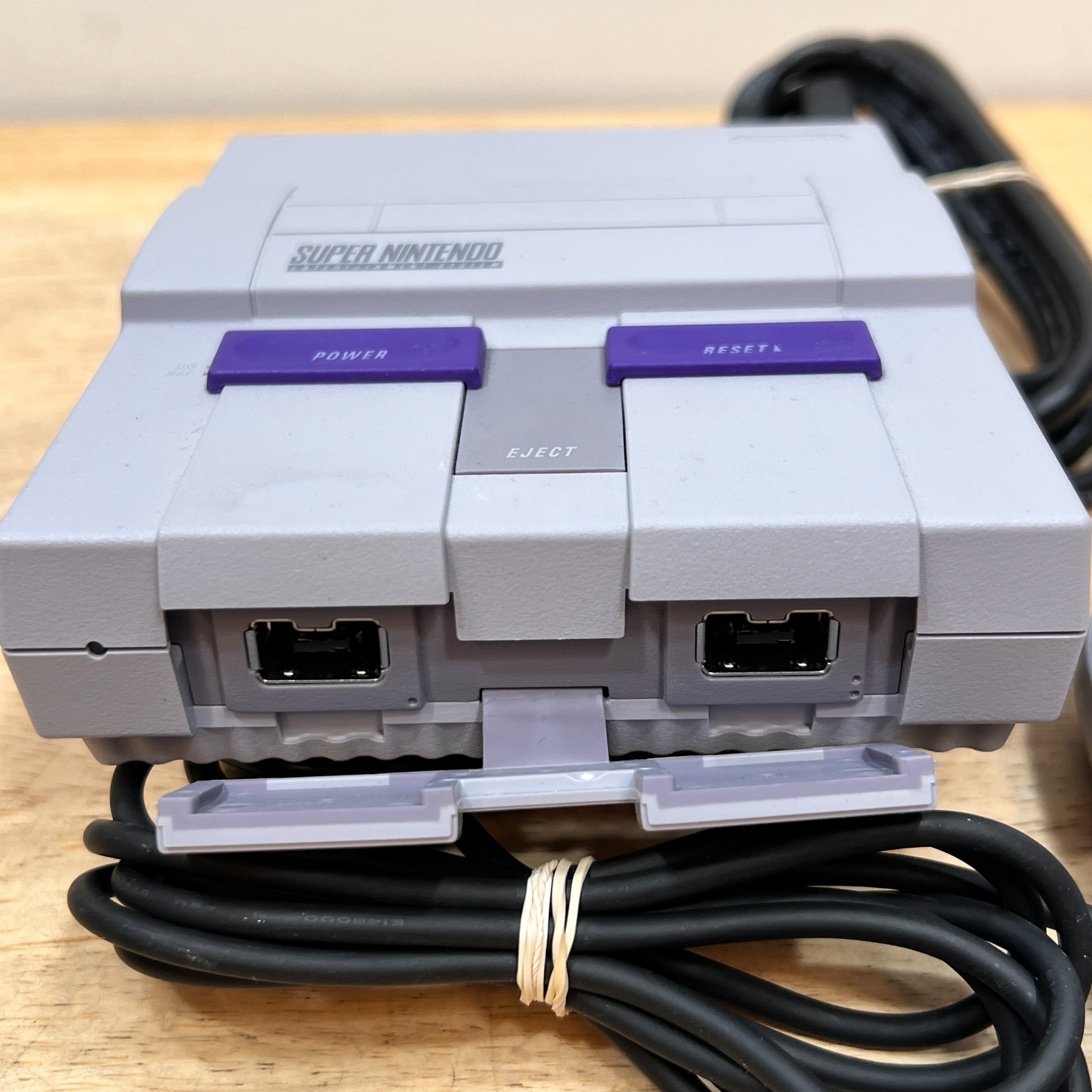 Nintendo SNES Classic Edition Mini Console Bundle CLV-201 2 Controllers HDMI