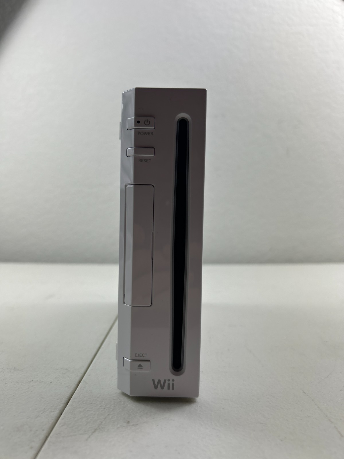 Nintendo Wii RVL-001 Console Bundle w/ 3 Remotes, Charger & Nunchuck – Used